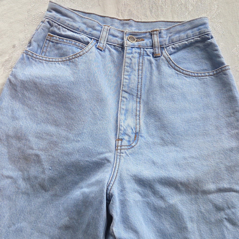 Vintage Light Wash High Rise Mom Jeans Size 26 - Picture 4 of 13